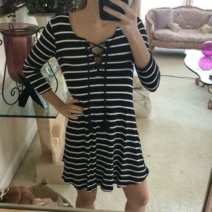 Socialite XS lace up 3/4 dress